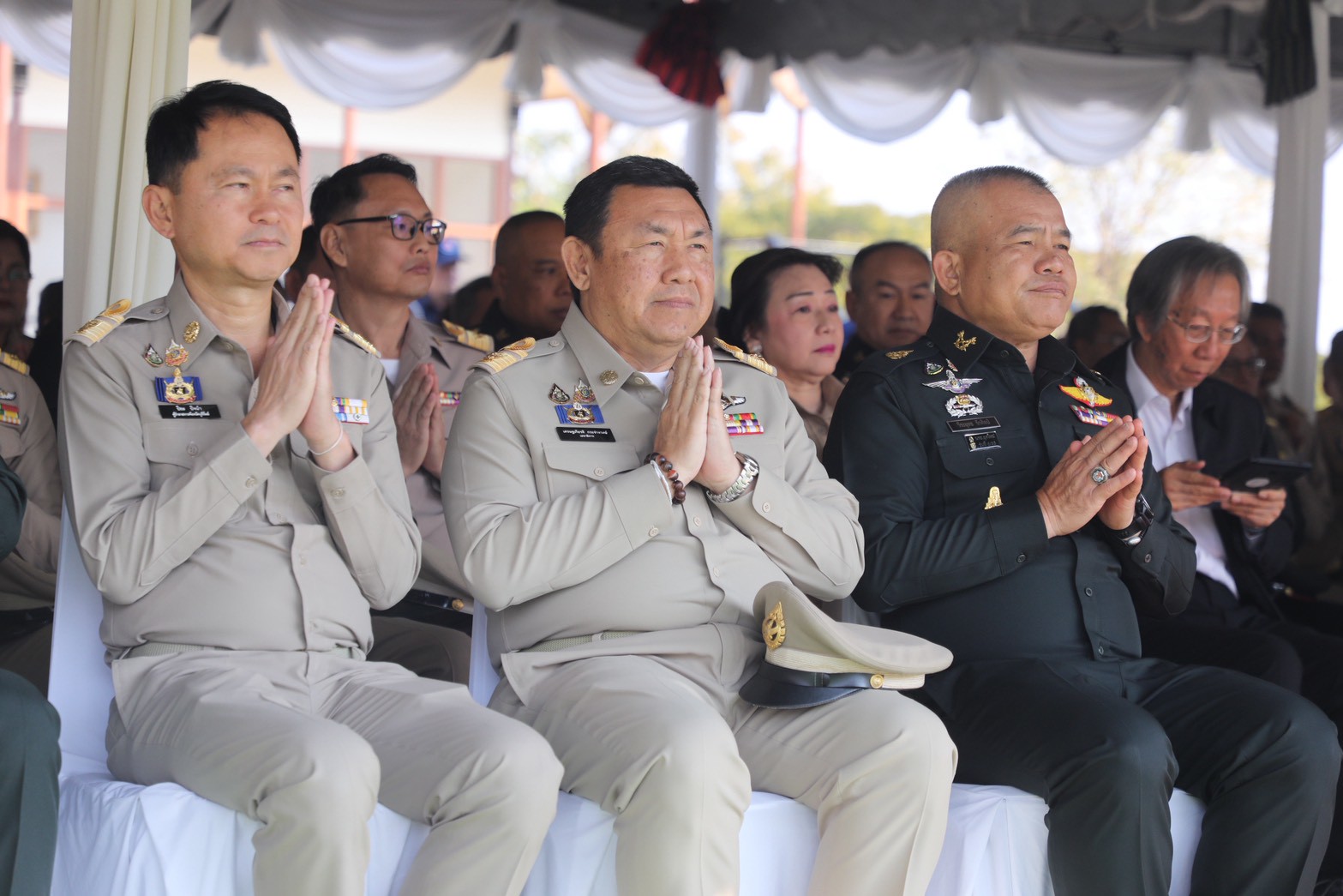 title - ส.ป.ก. เข้าร่วมพิธีเปิดสำนักงานฯ พร้อมมอบเอกสารสิทธิ์ การใช้ประโยชน์ที่ดิน (ส.ป.ก.) และประชุมการติดตามการดำเนินงานตามแผนปฏิบัติการพัฒนาพื้นที่สถานีวิจัยการเกษตรและพัฒนาโครงการหลวงโนนดินแดง ณ จังหวัดบุรีรัมย์